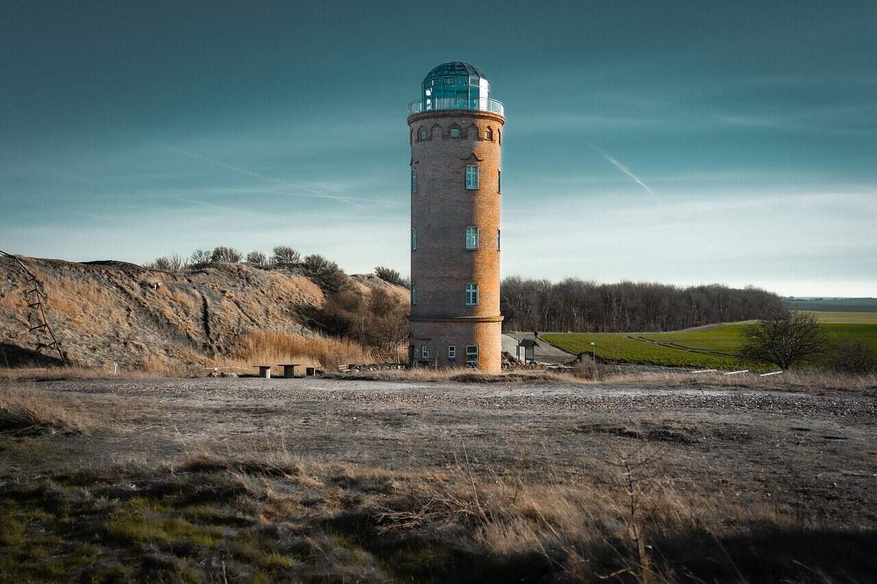 Leuchtturm am Kap Arkona - Symbol für Rügens maritime Schönheit