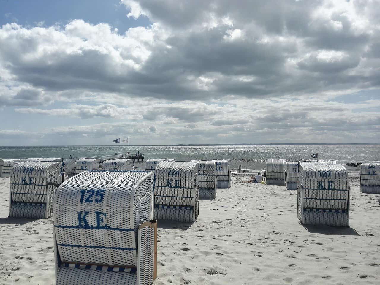 beach, grömitz, beach chair, sand, baltic sea, bay, summer, sunny, seaside, holiday destination, sea, tourism, nature, romantic, vacations, relax, water, sea view, stroll